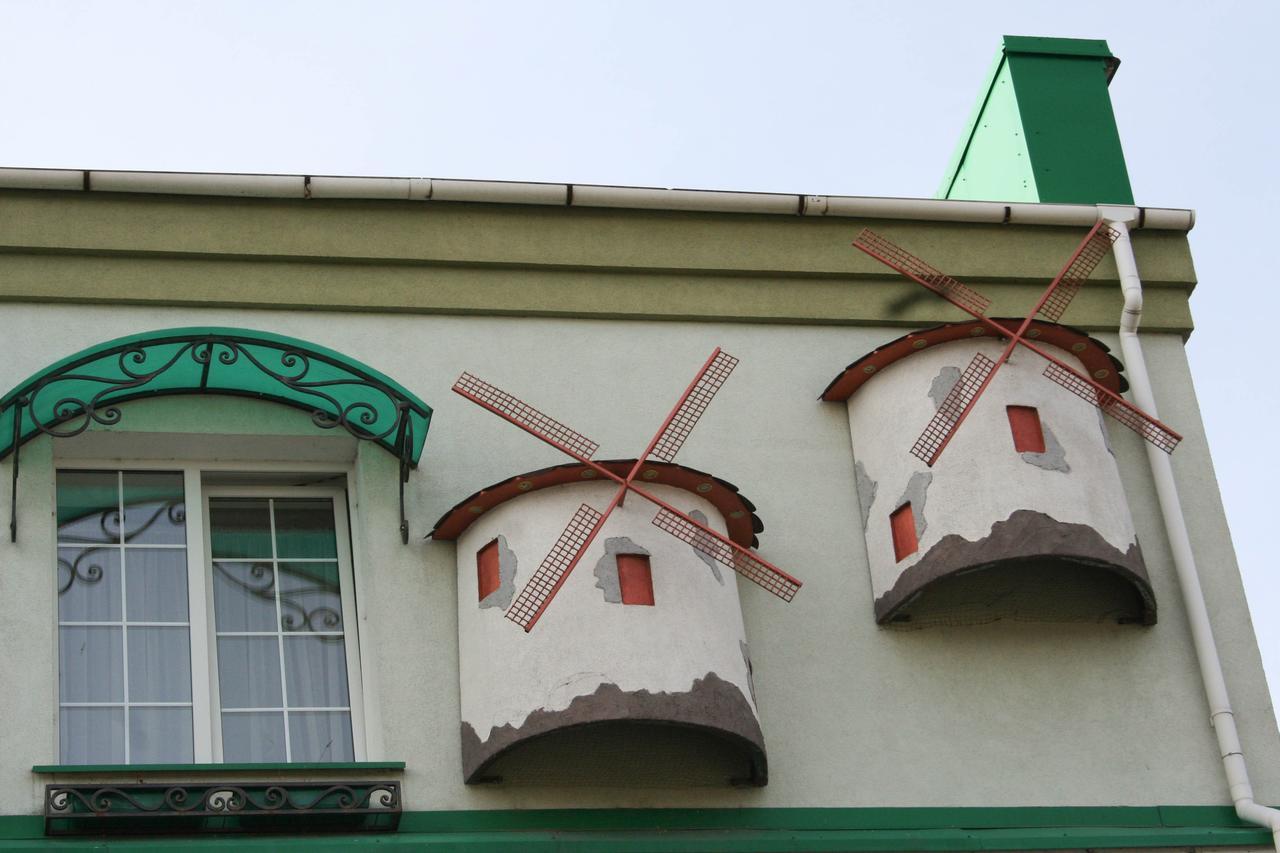 Don Kihot Hotel Novovolyns'k エクステリア 写真